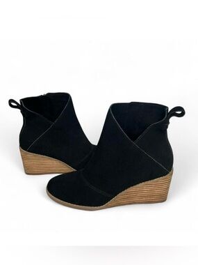 Toms Women's Black Suede Wedge Ankle Boots. Size 5.